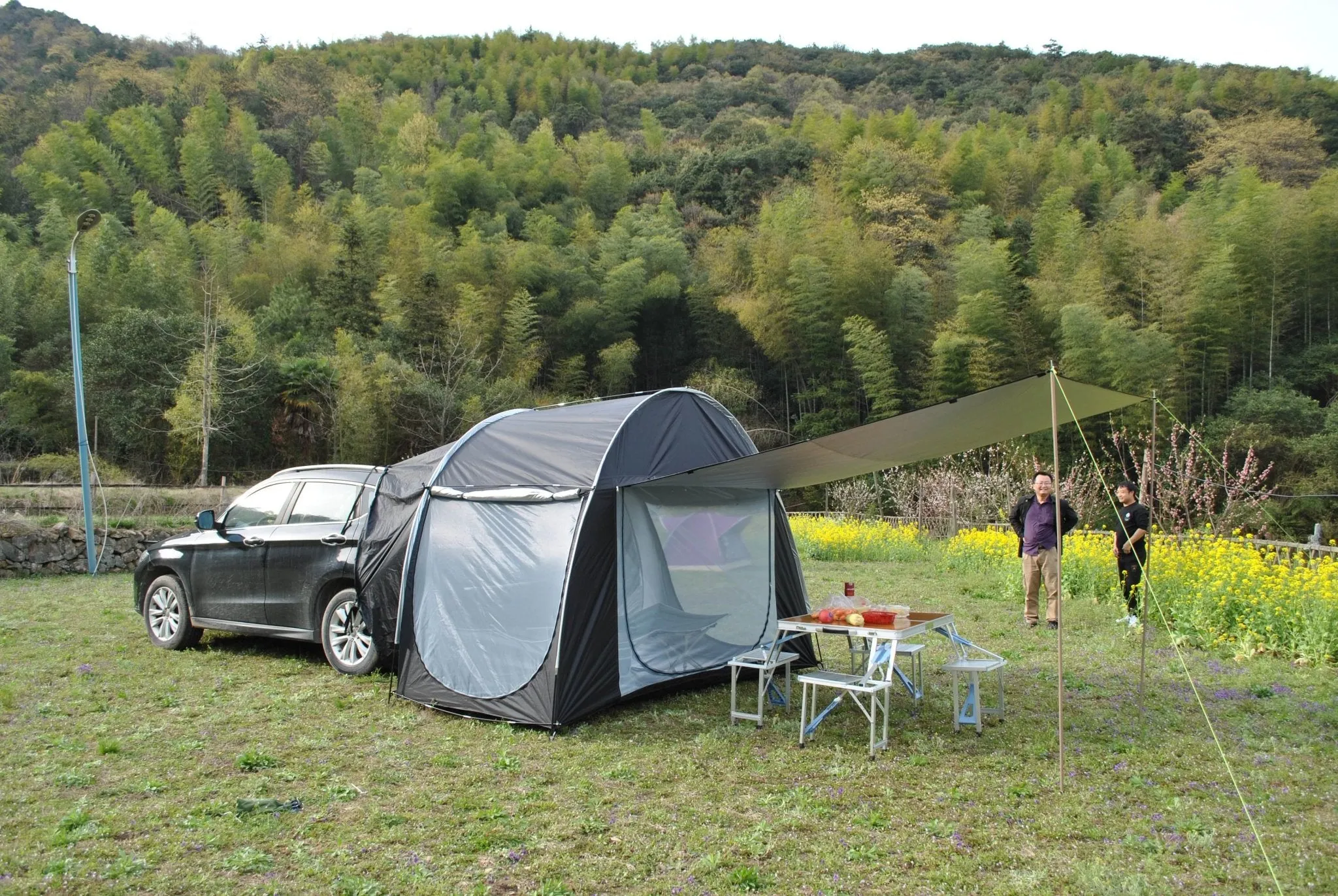 CanvasWing - Mesh Hallway Dual Purpose Car Rear Trek Extension Tent