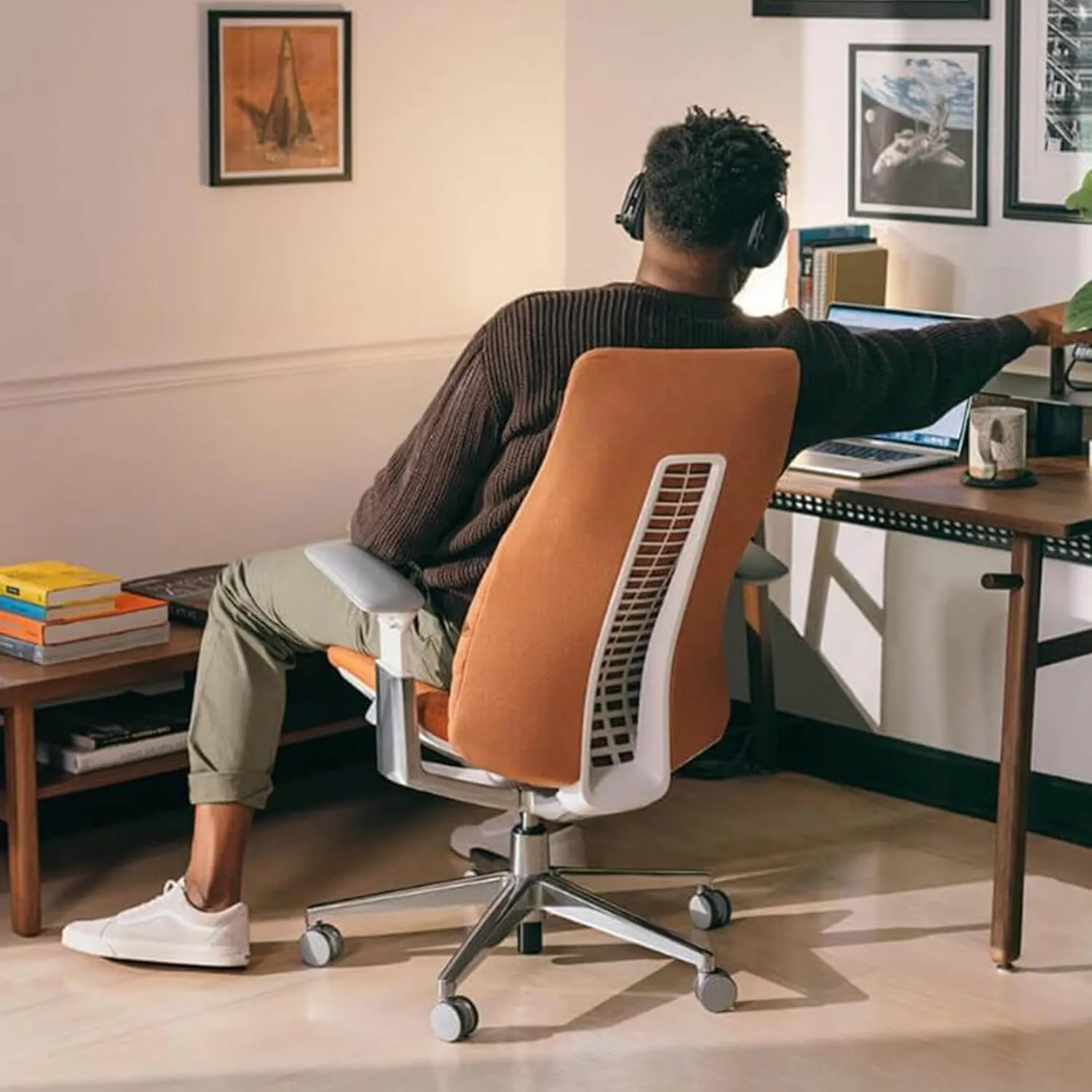 Haworth Fern Office Chair – Ergonomic and Stylish Desk Chair with Breathable Mesh Finish - with Lumbar Support (Coal)