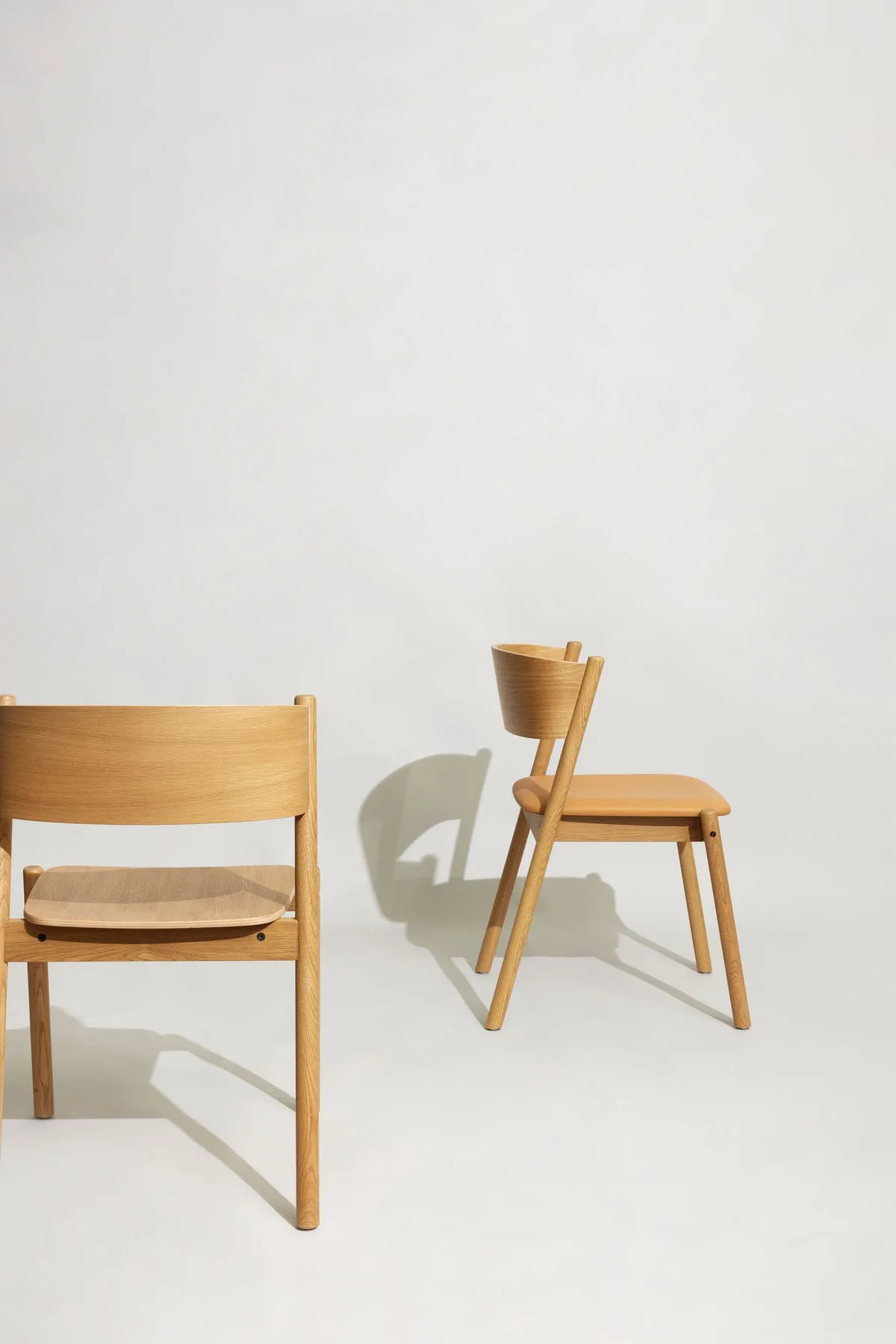 Hübsch oblique dining chair seat nature