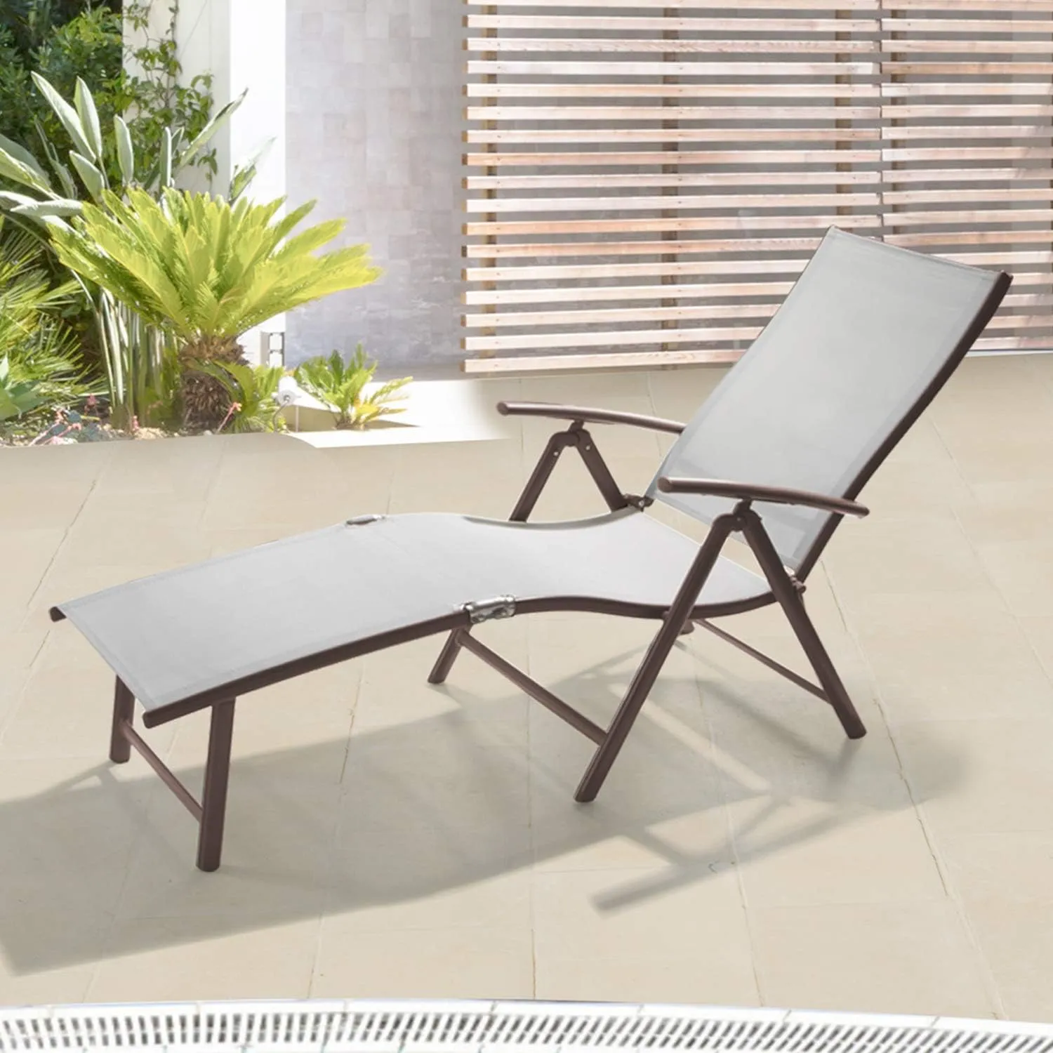 Patio Chaise Lounge Outdoor Adjustable Folding Lounge Chair Recliner with 8 Adjustable Backrest Positions for Pool Beach Yard, Light Grey Textliene & Brown Aluminum Frame