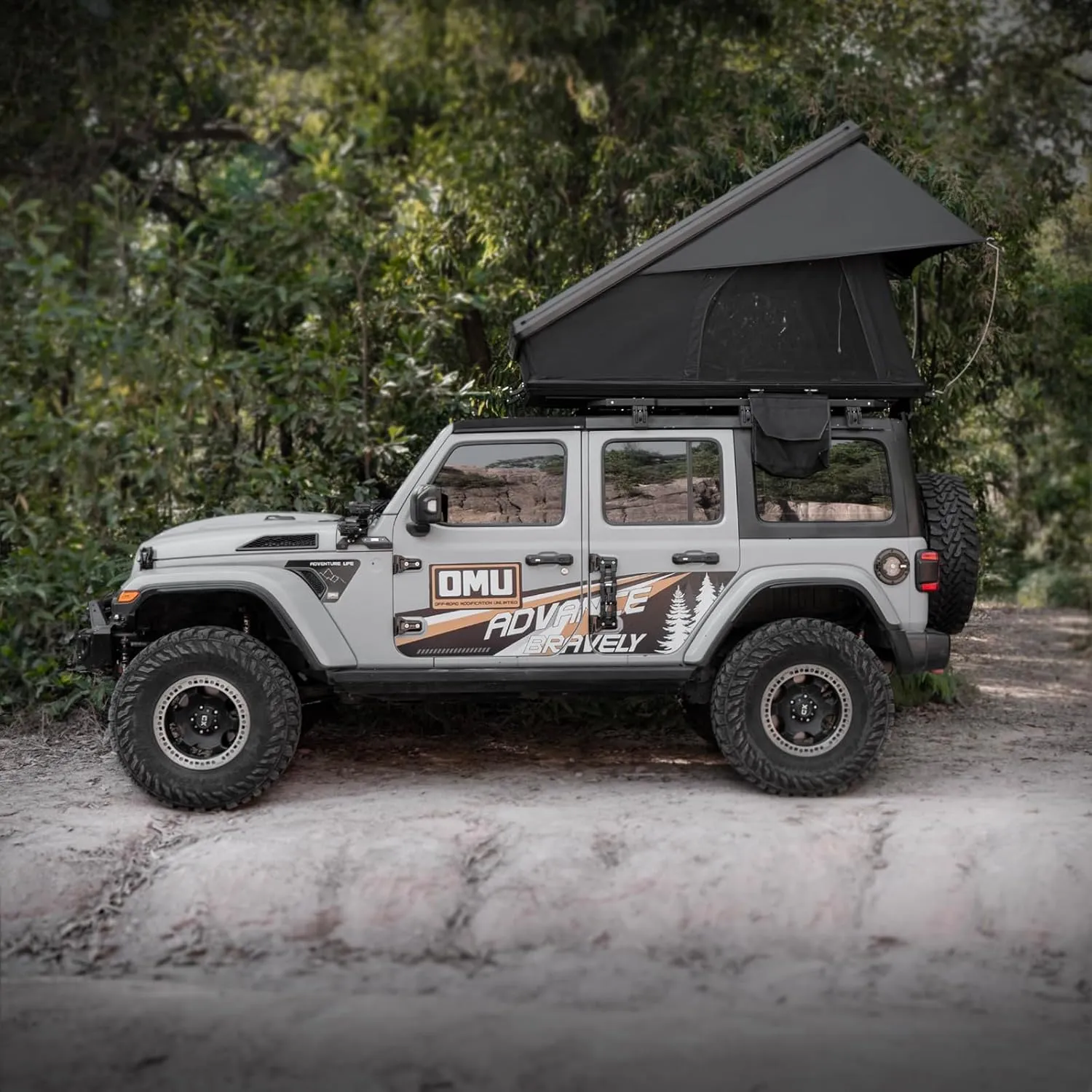 Rooftop Hard Shell Roof Top Tent for 2-3 Person,100% Aluminum Alloy Shell, Hard Shell Waterproof All-Weather Car Tent for Camping, Waterproof, Windproof, for SUV, Truck, Jeep (Black)