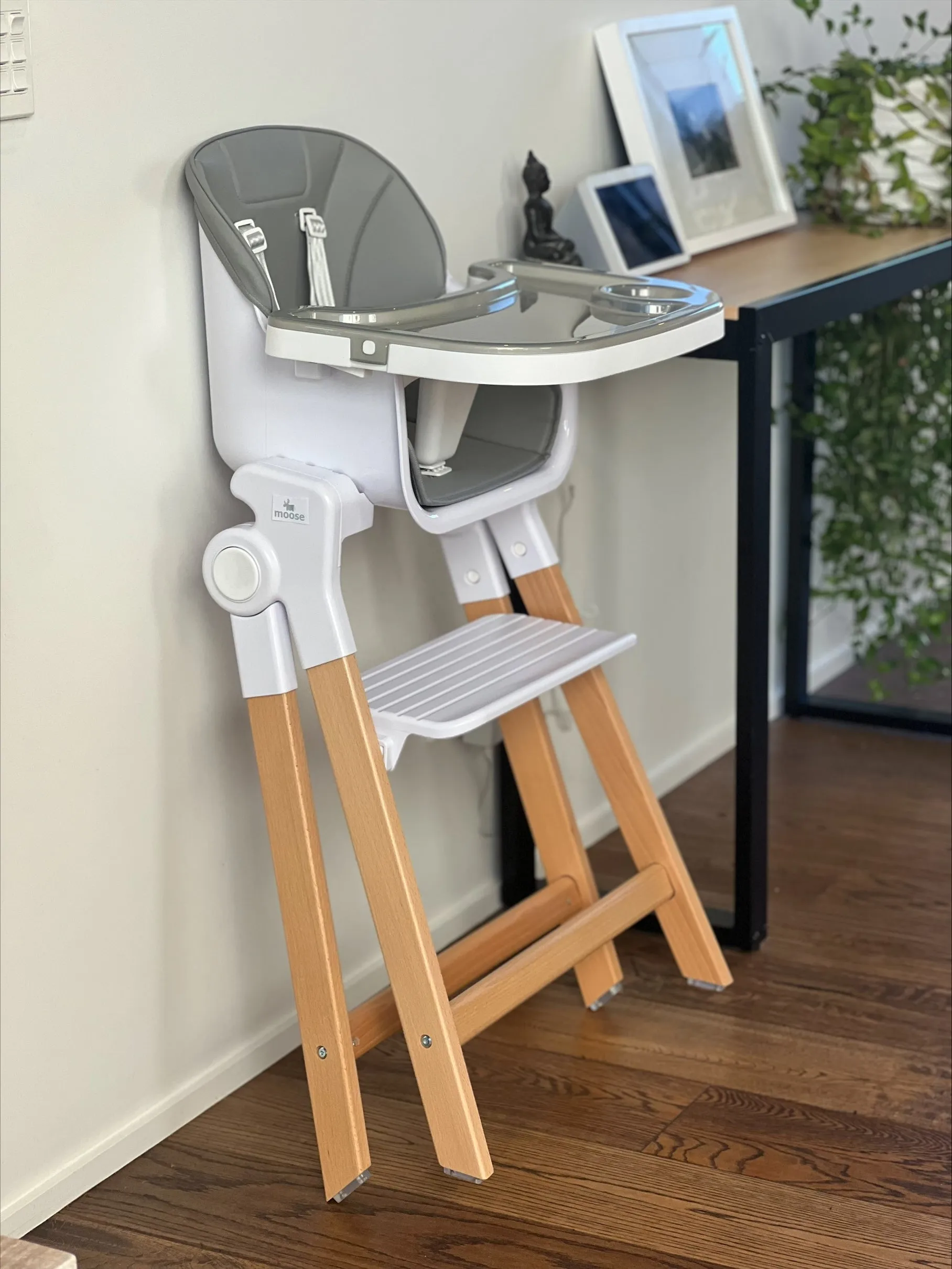 The MOOSE Frankie Foldable HighChair (Grey)