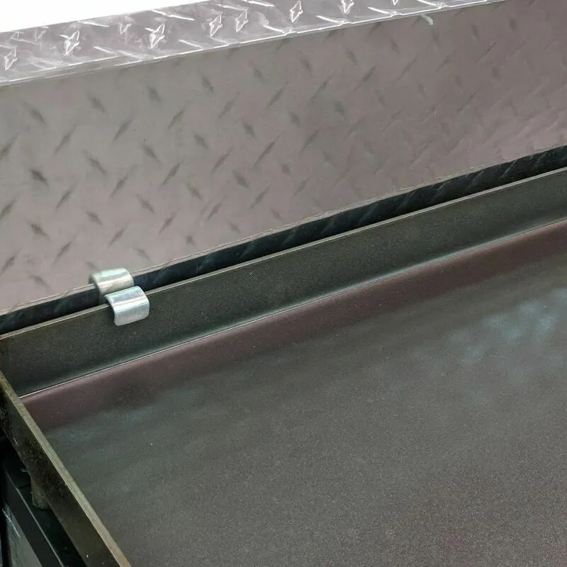 Titan Great Outdoors Blackstone Griddle Cover V2 28" Diamond Plate Aluminum