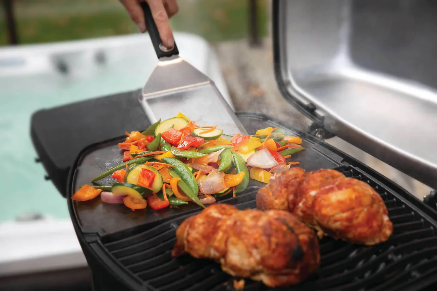 TravelQ™ PRO285E Portable Electric Grill By Napoleon